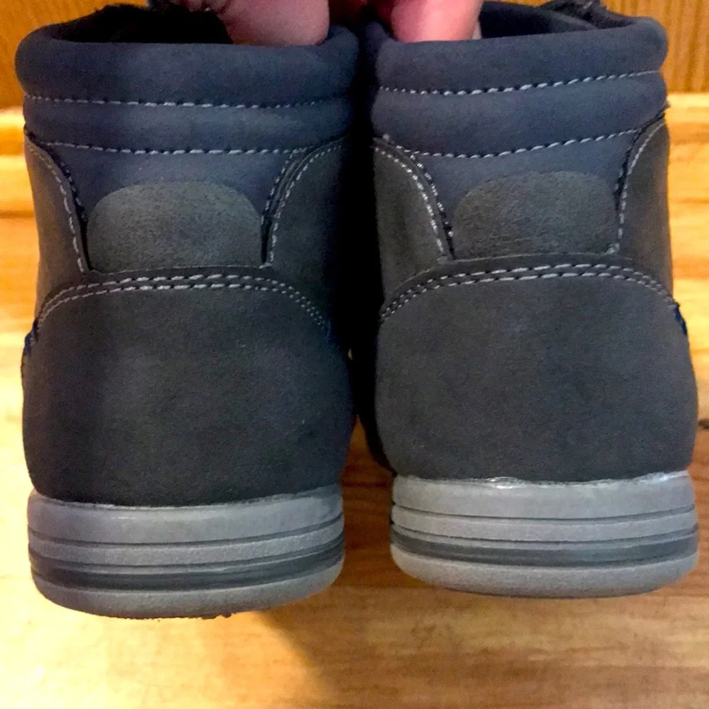Sonoma LUKAH vegan gray size 2 lace up boy’s mid height ankle hiking boots VGUC
